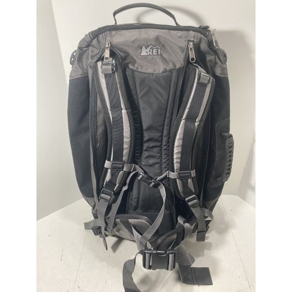 REI Backpack/Duffel bag Missing Detachable Front - Picture 4 of 6